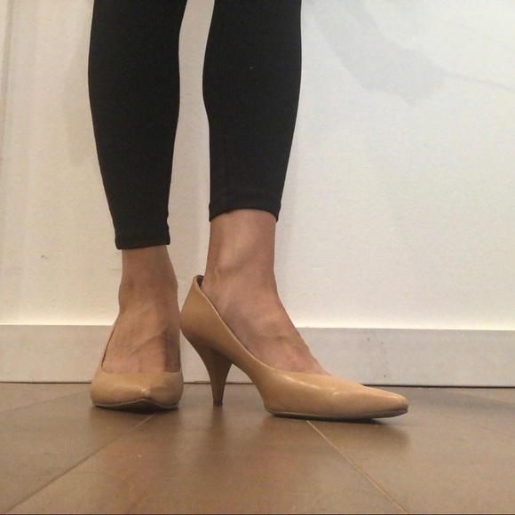 Nine West Shoes - Nine West Nude Pumps